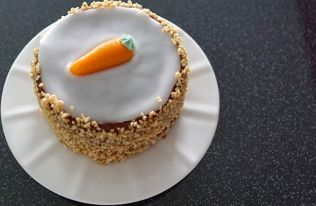 VEGAN CARROT CAKE