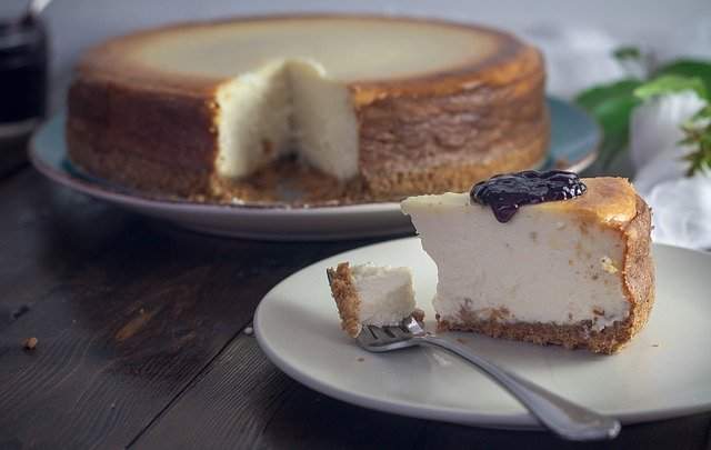 PRUNE AND MOCHA CHEESECAKE